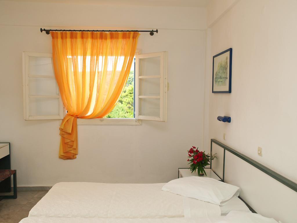 Musses Koukounaries Room photo